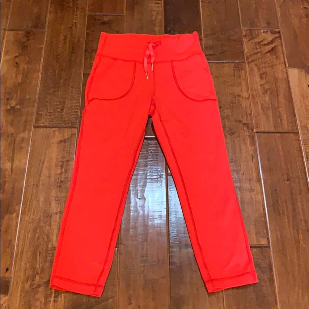 Red lululemon crop yoga pant